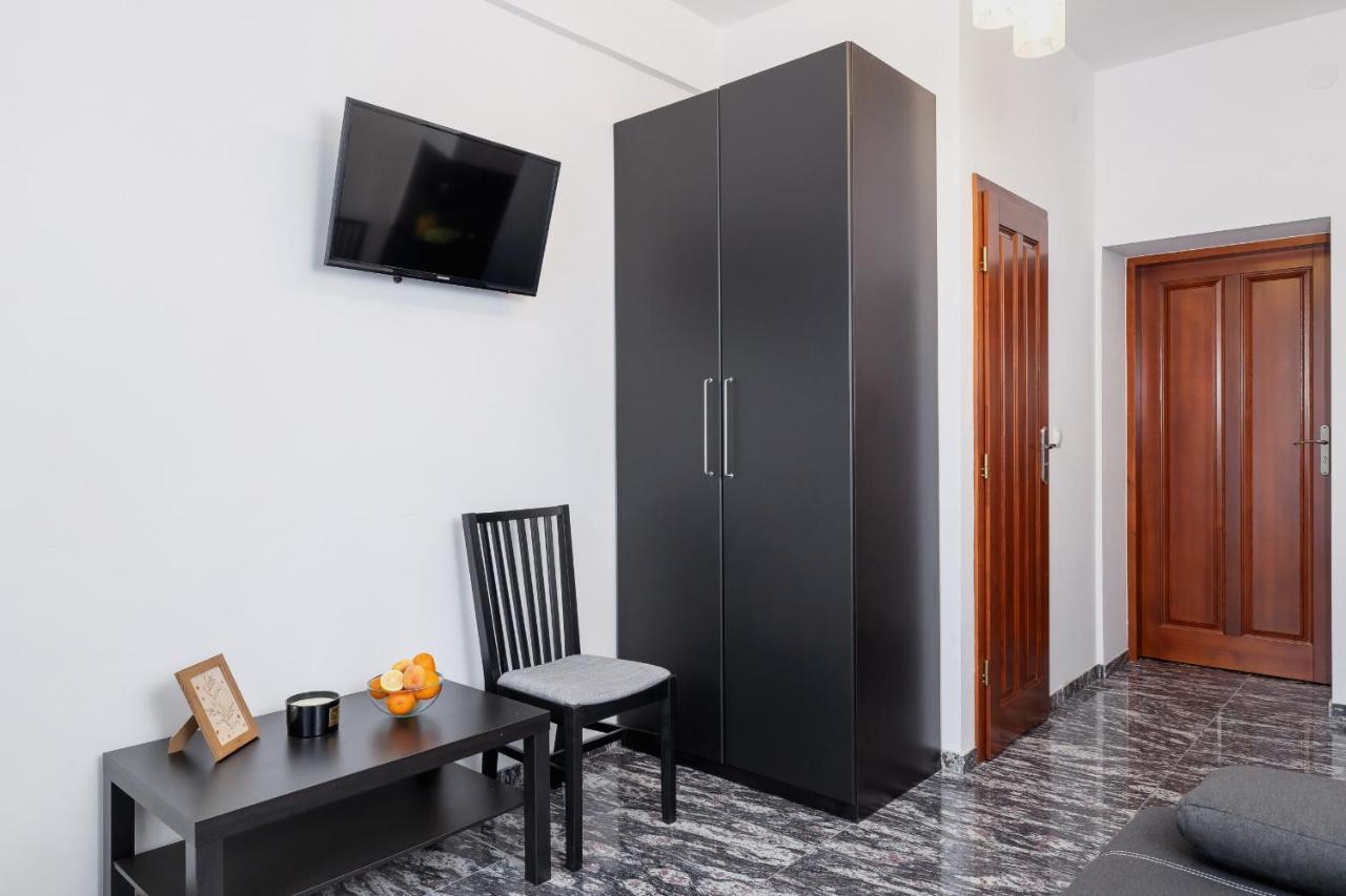 Apartments On Krupowki Street With Mountain View By Noclegi Renters Закопане Екстериор снимка